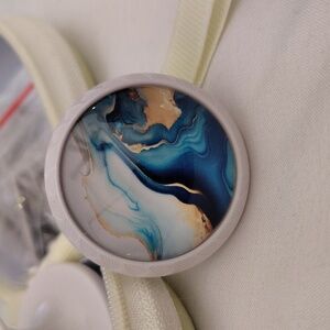 🌊 4 Wave Cabinet Knobs. Set of 4 With Hardware and Case. Lorvies Brand. New